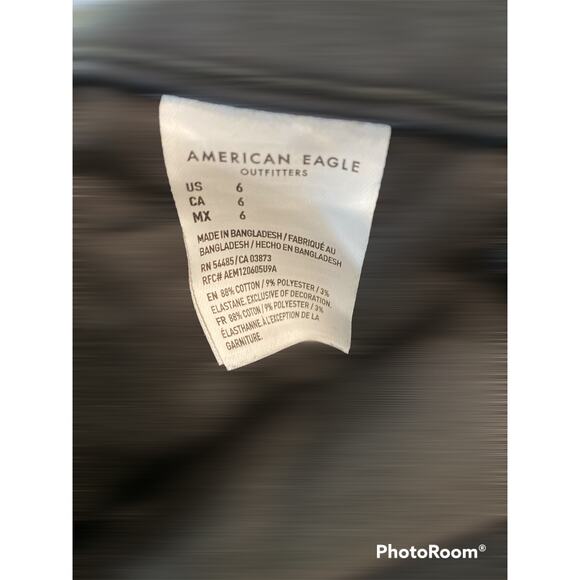 American Eagle Curvy High Rise Black Distressed Shorts 6us - Picture 4 of 5